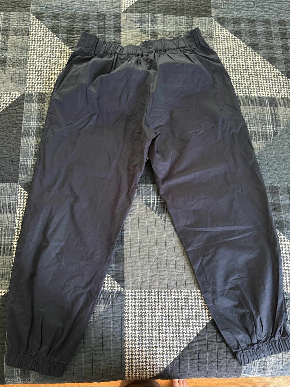Halara Casual Navy Jogger Pants - Picture 2 of 3